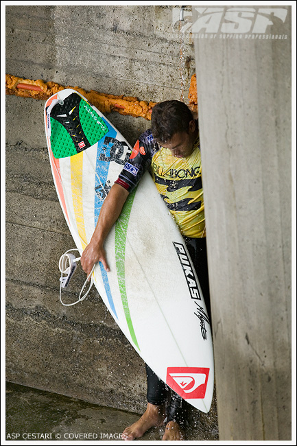 Aritz Aranburu Billabong Pro Mundaka Day 4. Credit ASP Tostee